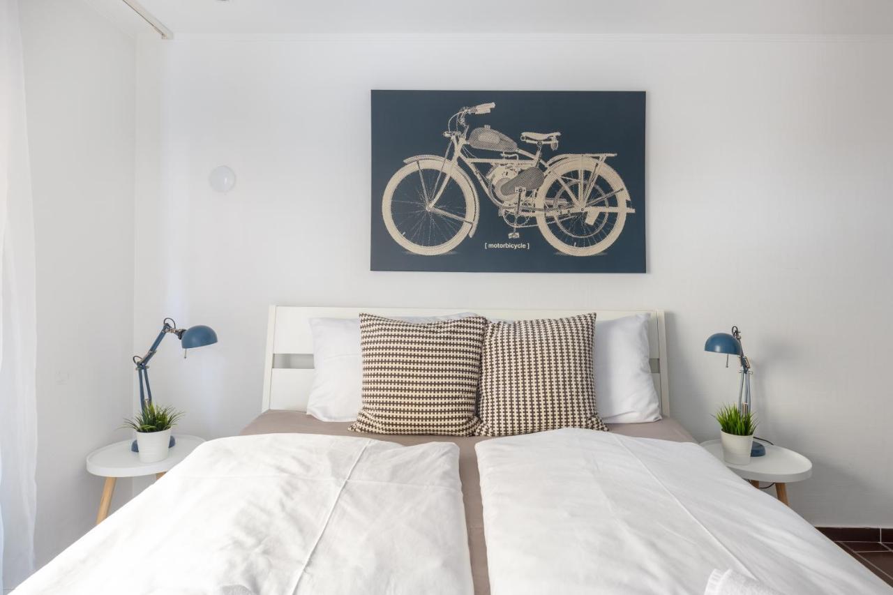 Space In Gozsdu Apartment บูดาเปสต์ ภายนอก รูปภาพ